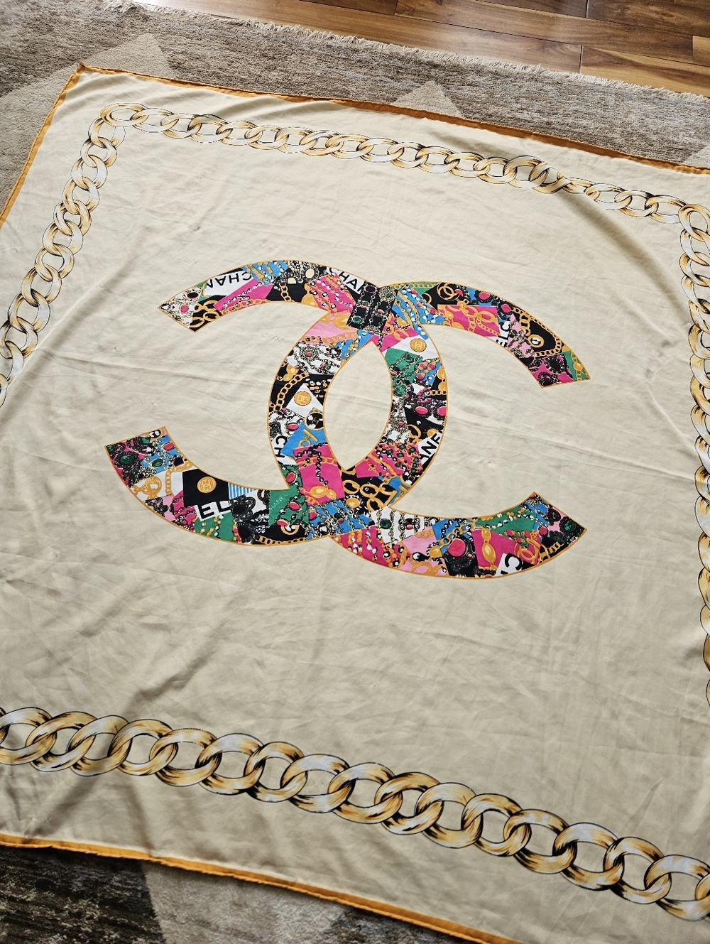 Vintage CHANEL 100% Silk Scarf/Wrap 50"x51" Made In France - Picture 4 of 11